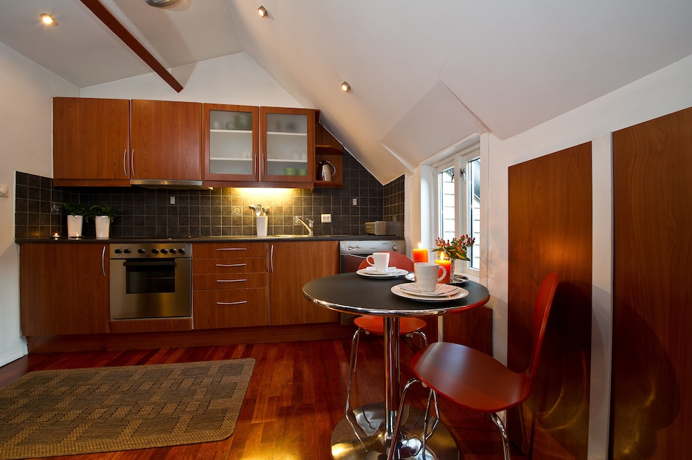 Enter Viking Apartment 47/50