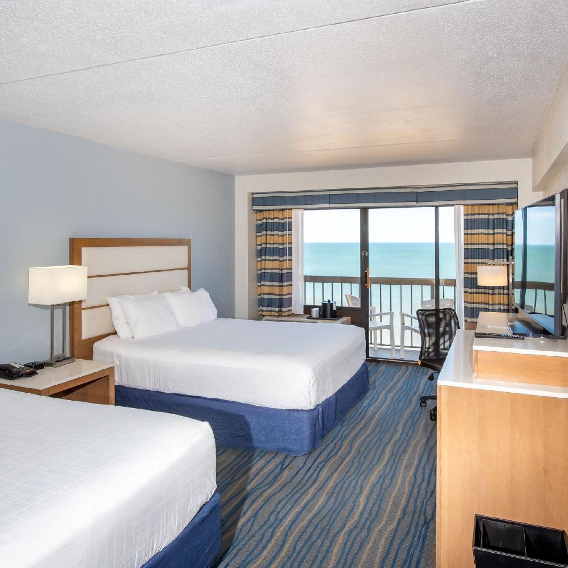 Room, King Bed, 2 Queen Beds, Ocean Front