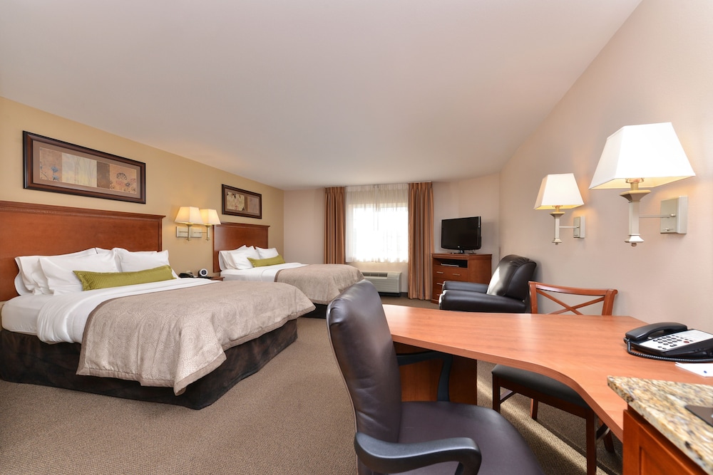 CANDLEWOOD SUITES WILLISTON 28/77
