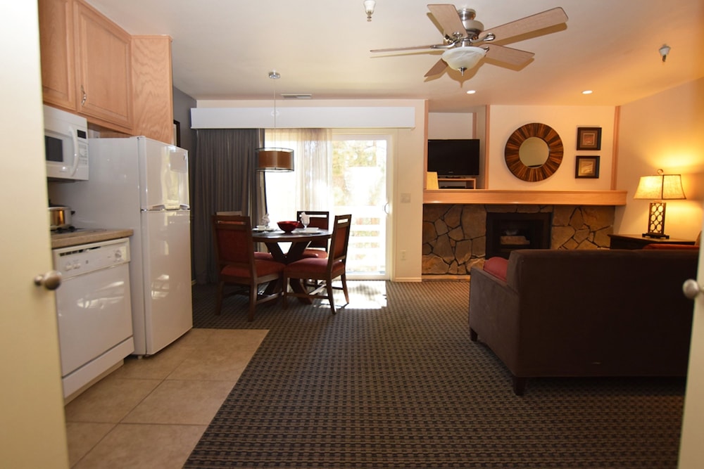 Getaways At the Lodge At Kingsbury Crossing 16/47