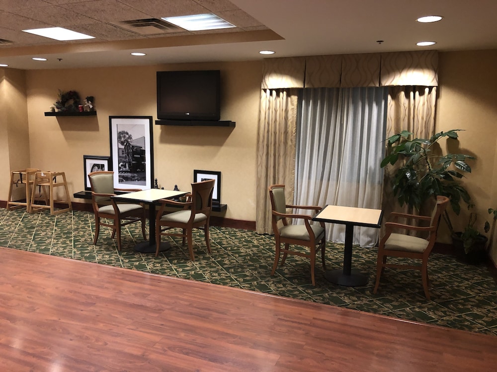Hampton Inn Sidney 3/41