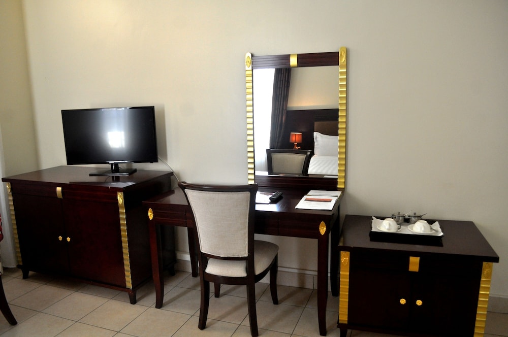 Quiet Haven Hotel 35/50