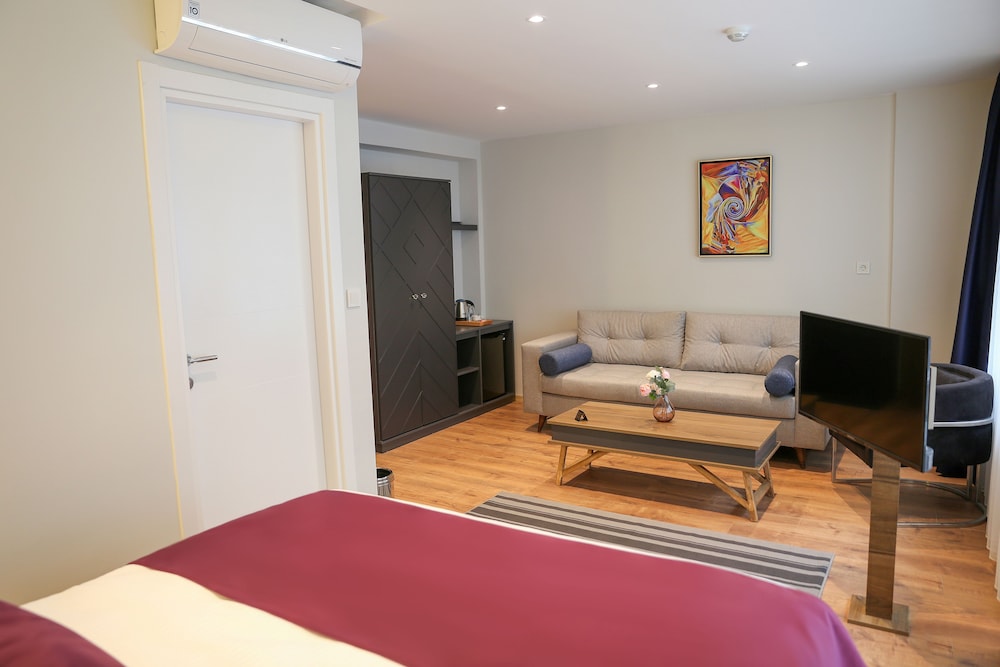 The Roomy Hotel Sisli 6/17