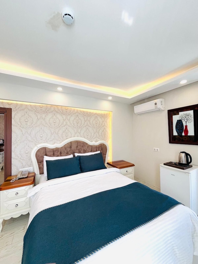 Andalouse Airport Suite Hotel 18/50
