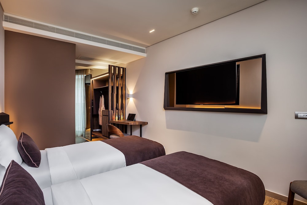 Ad Imperial Plus Hotel Thessal 20/30