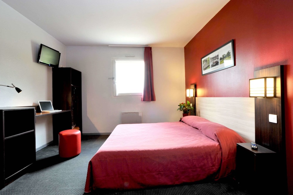 BRIT HOTEL SAINT-QUENTIN 12/53
