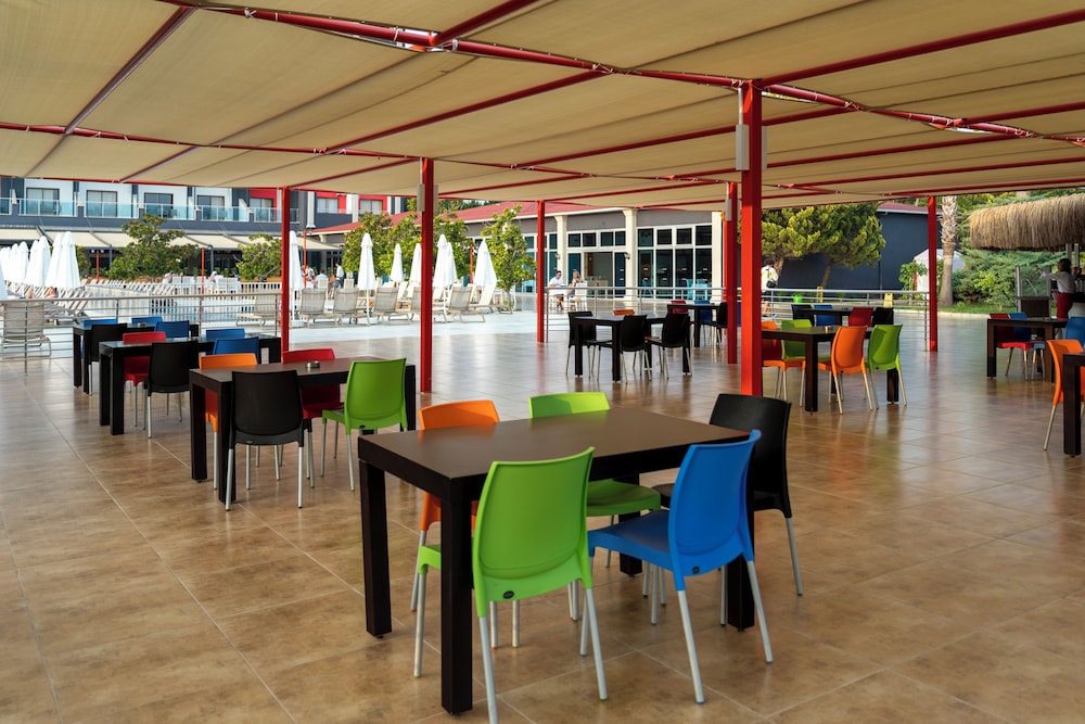 Casa Fora Beach Resort 63/67