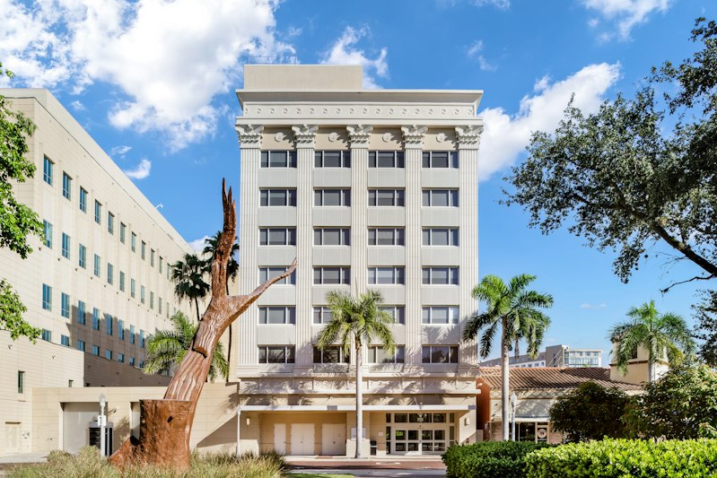 The Banyan Hotel Fort Myers Tapestry Collection By Hilton 2/39