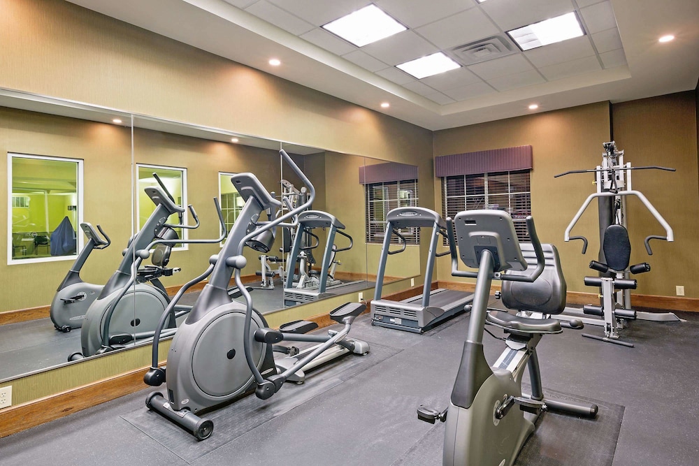 La Quinta Inn & Suites by Wyndham Fort Worth NE Mall 24/52