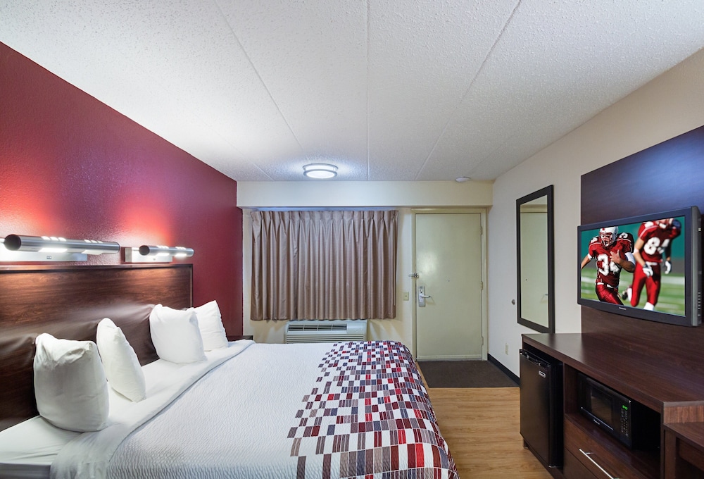 Red Roof Inn Cincinnati East - Beechmont 10/25