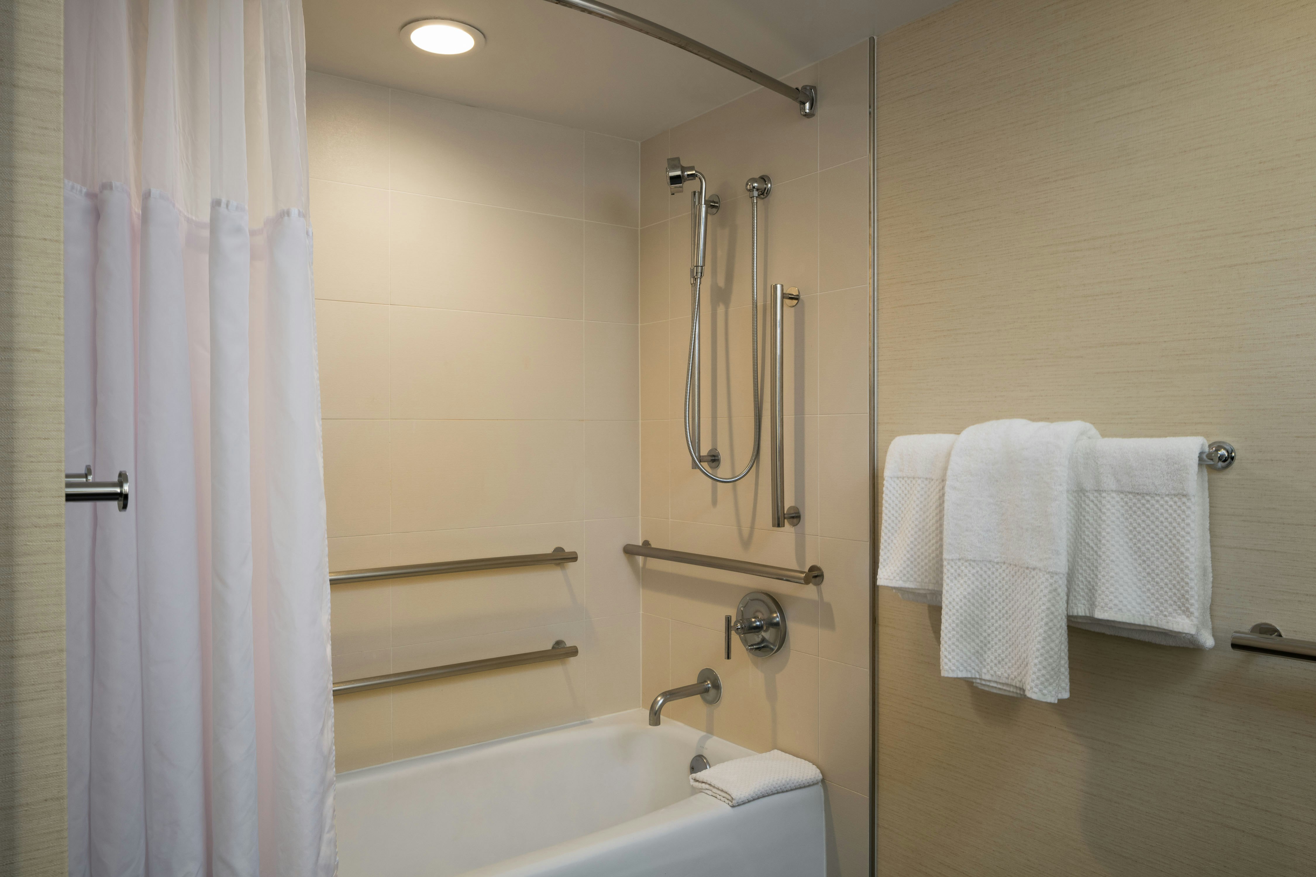 غرفة بسريرين كوين بإطلالة على البحر لذوي الإعاقة، Hilton Waikoloa Village 5/5
