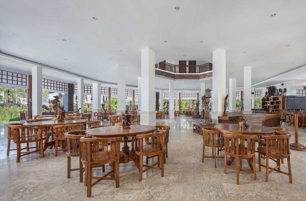 Swan Paradise A Pramana Experience 29/50