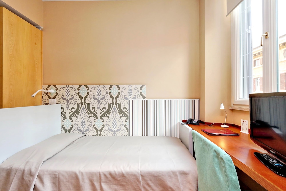Camelia Hotel 12/56