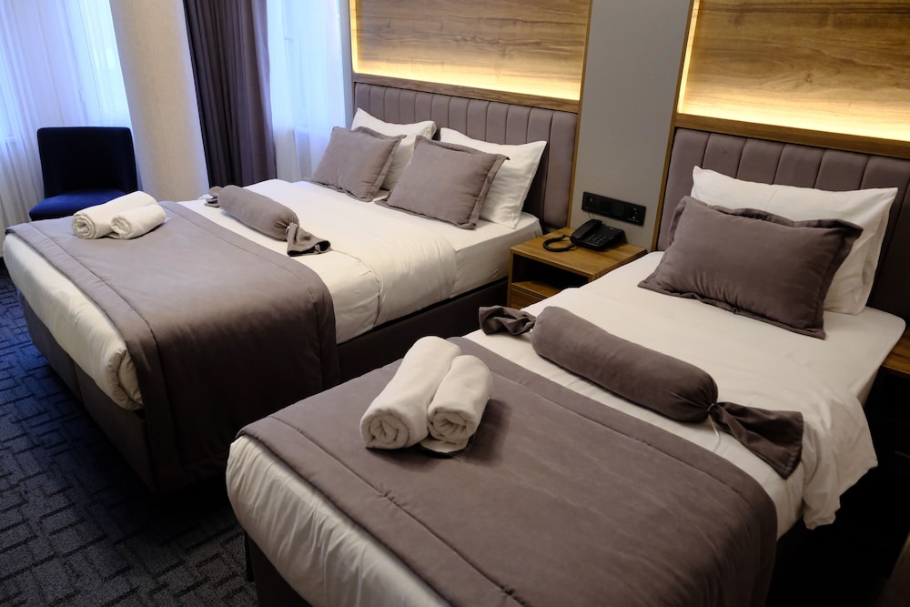 Best House Hotel 45/58