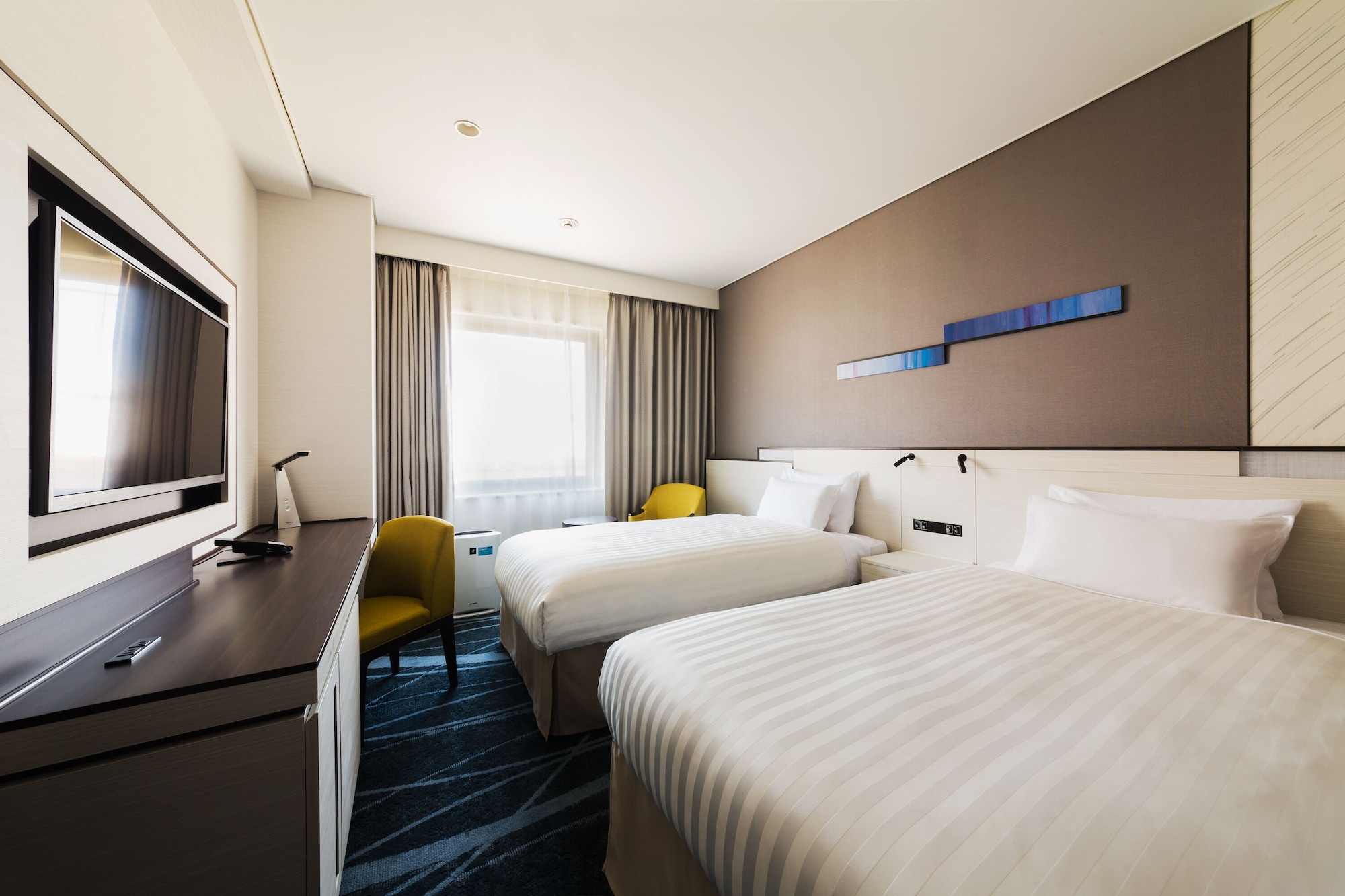 ROOM, TWIN BEDS
