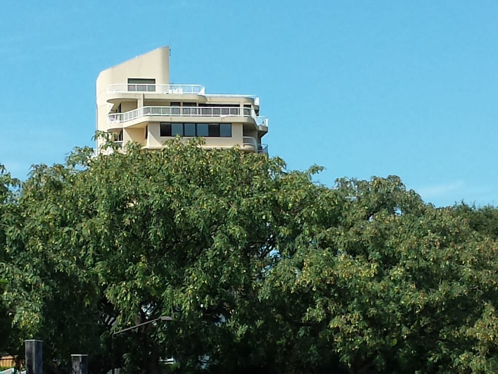 Kirribilli Riverfront Apartments 4/72