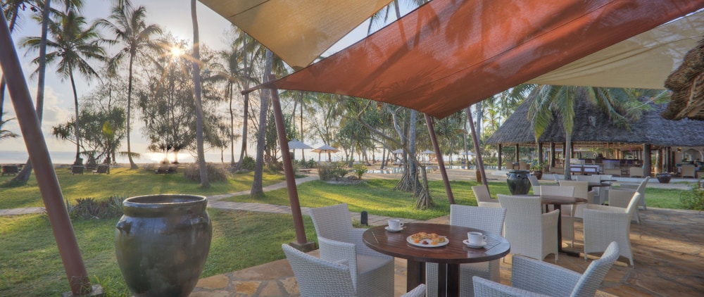 Bluebay Beach Resort & Spa 37/52