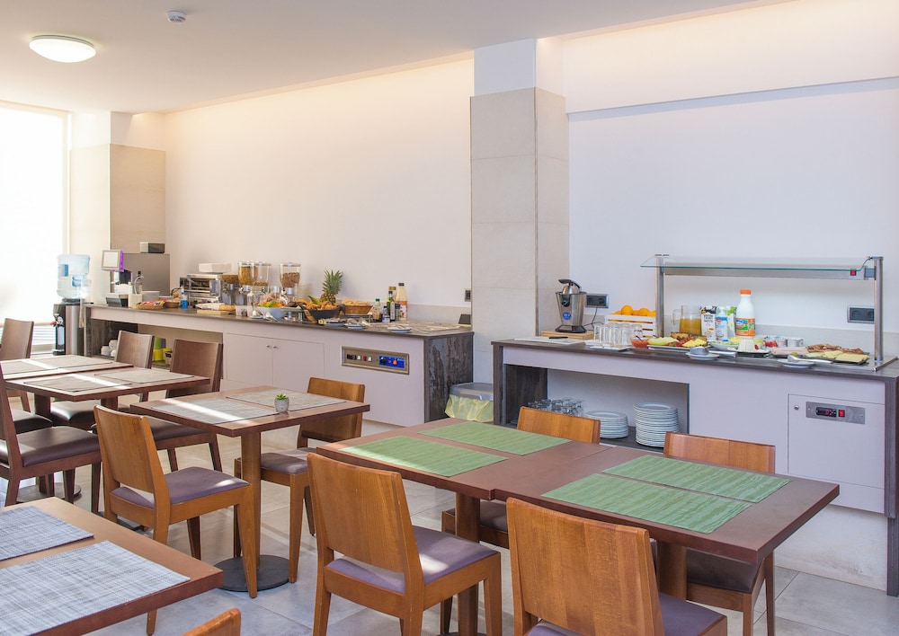 Hotel Marfil 47/56