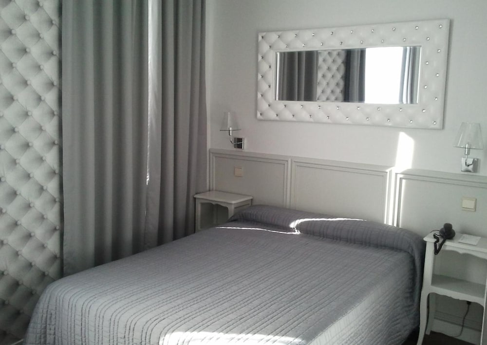 HOTEL DE FRANCE 9/55