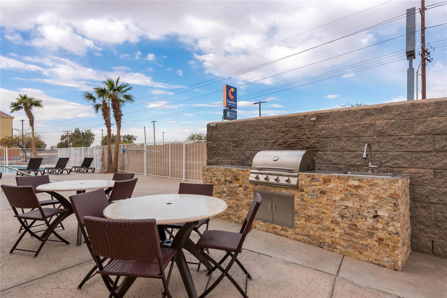 MainStay Suites El Centro I-8 17/23
