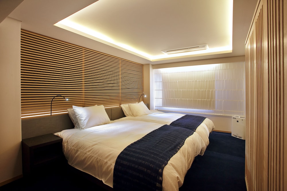 SUITE, PRIVATE HOT SPRING BATH