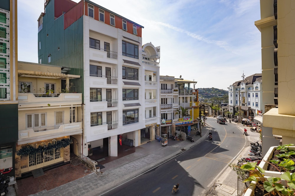 Mai Hoang Hotel 61/70