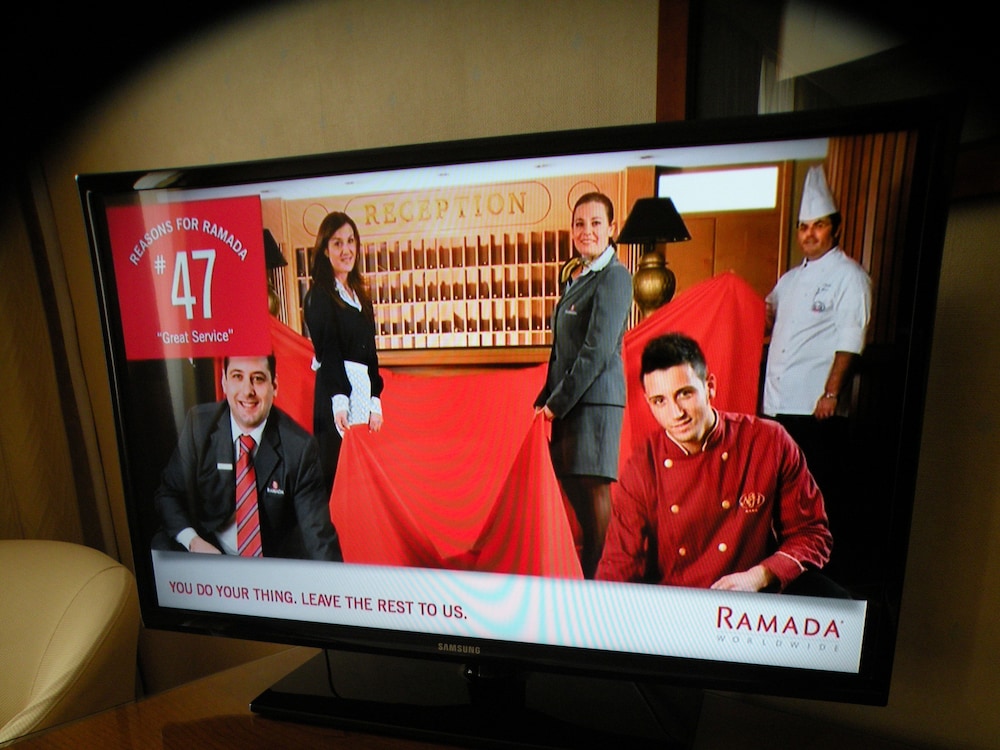 Ramada By Wyndham Naples photo2