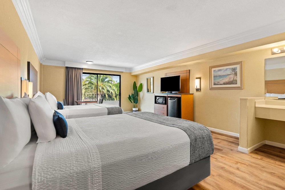 Travelodge by Wyndham San Clemente Beach 29/50