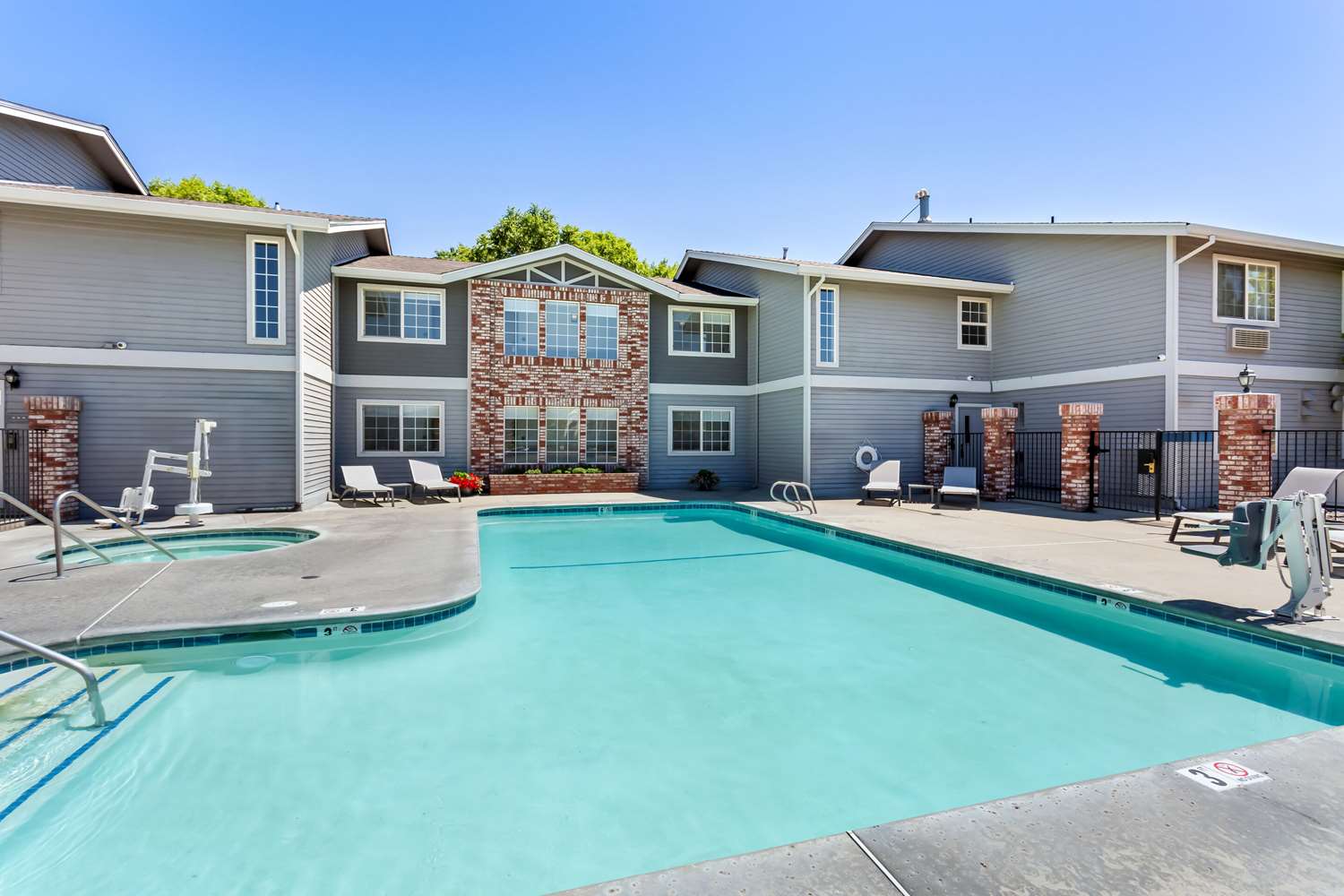 Comfort Inn & Suites Susanville CA 24/24