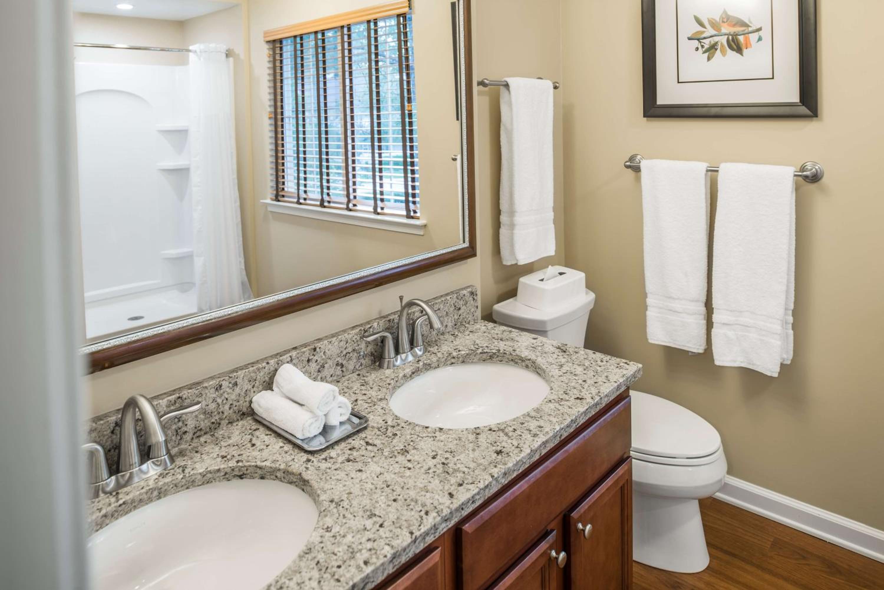 2 Bedrooms, Upstairs, Suite, King and Queen Bed, Sofa، Hilton Vacation Club The Historic Powhatan Williamsburg 18/29