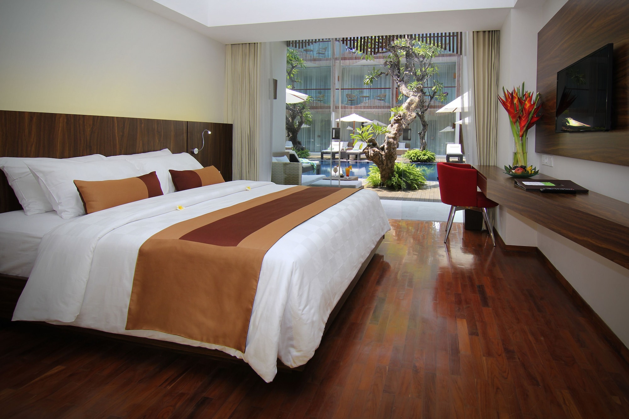 Room, Pool Access