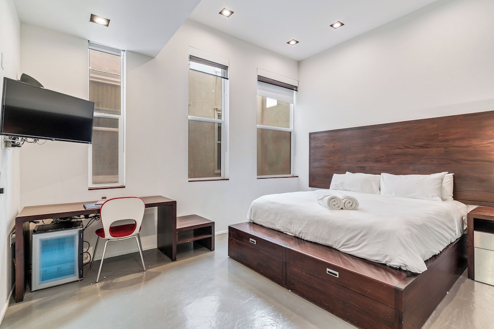 The Keating Hotel by Pininfarina 12/53