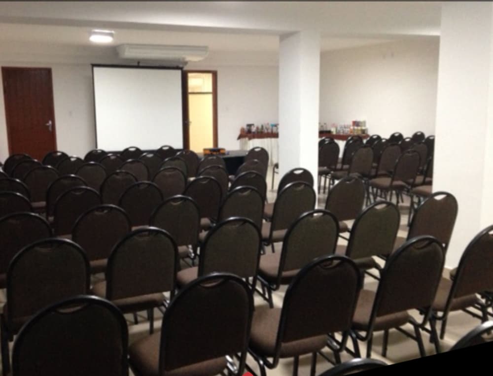 Minas Platinum Hotel & Convention 50/58
