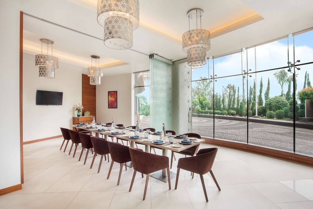 Hyatt Place Hyderabad Banjara Hills 46/54