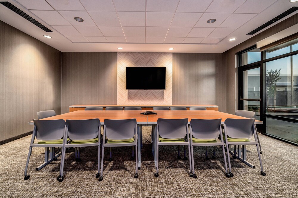 SpringHill Suites by Marriott Oakland Airport 30/33