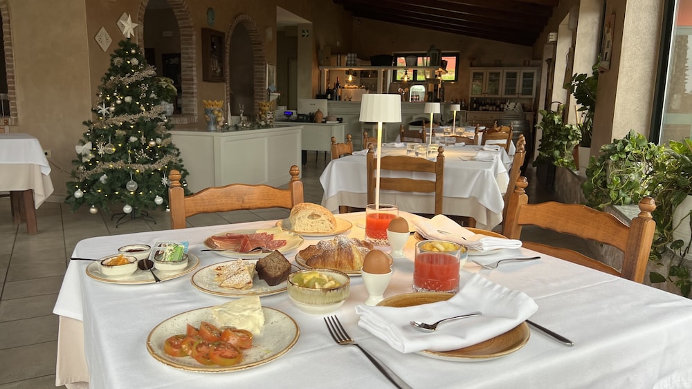 Hotel Borgo Di Santa Barbara 32/50