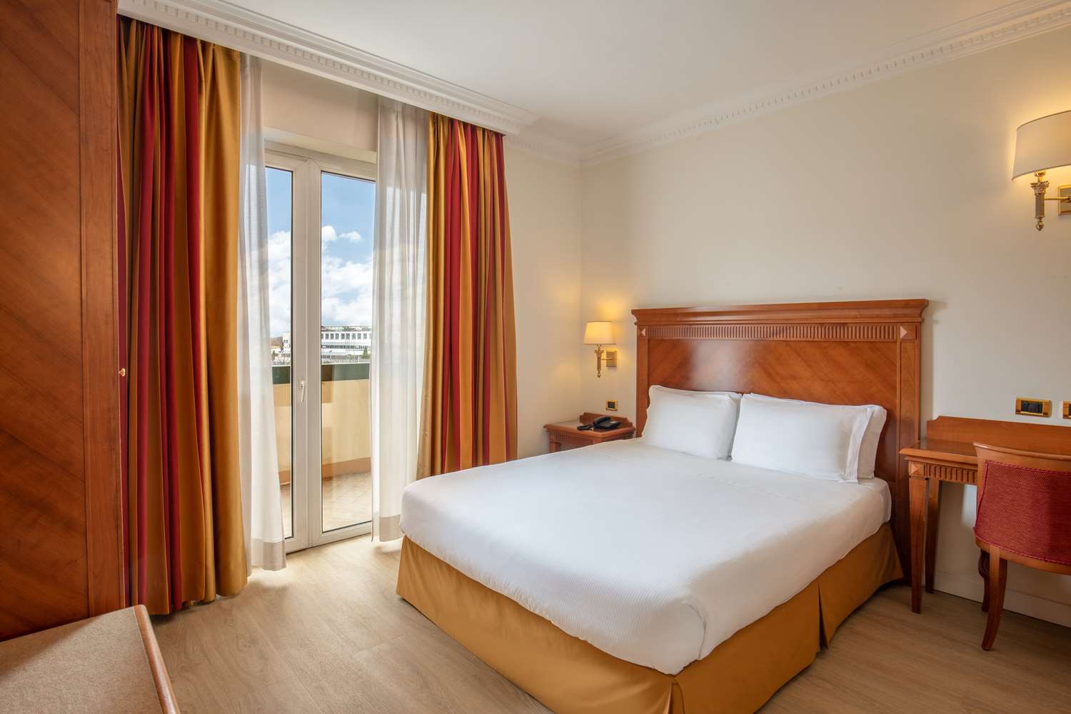 Standard, Twin Beds, Queen Bed
