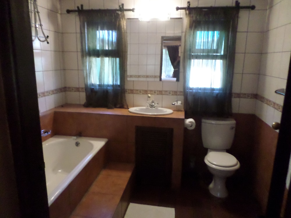Foundry Guest Lodge 43/50