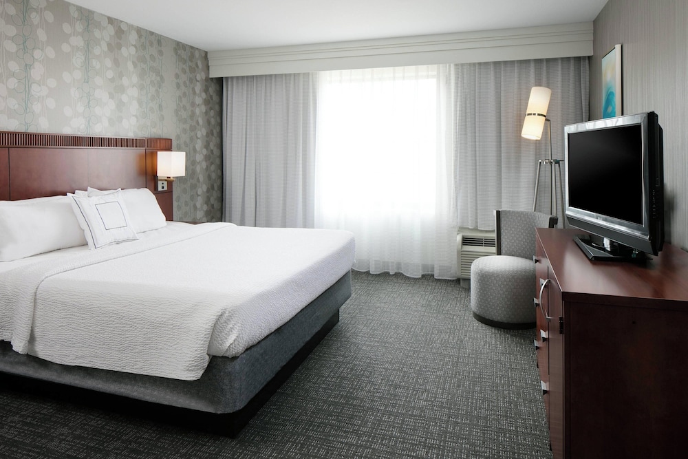 Courtyard Marriott Aksarben Village 14/50