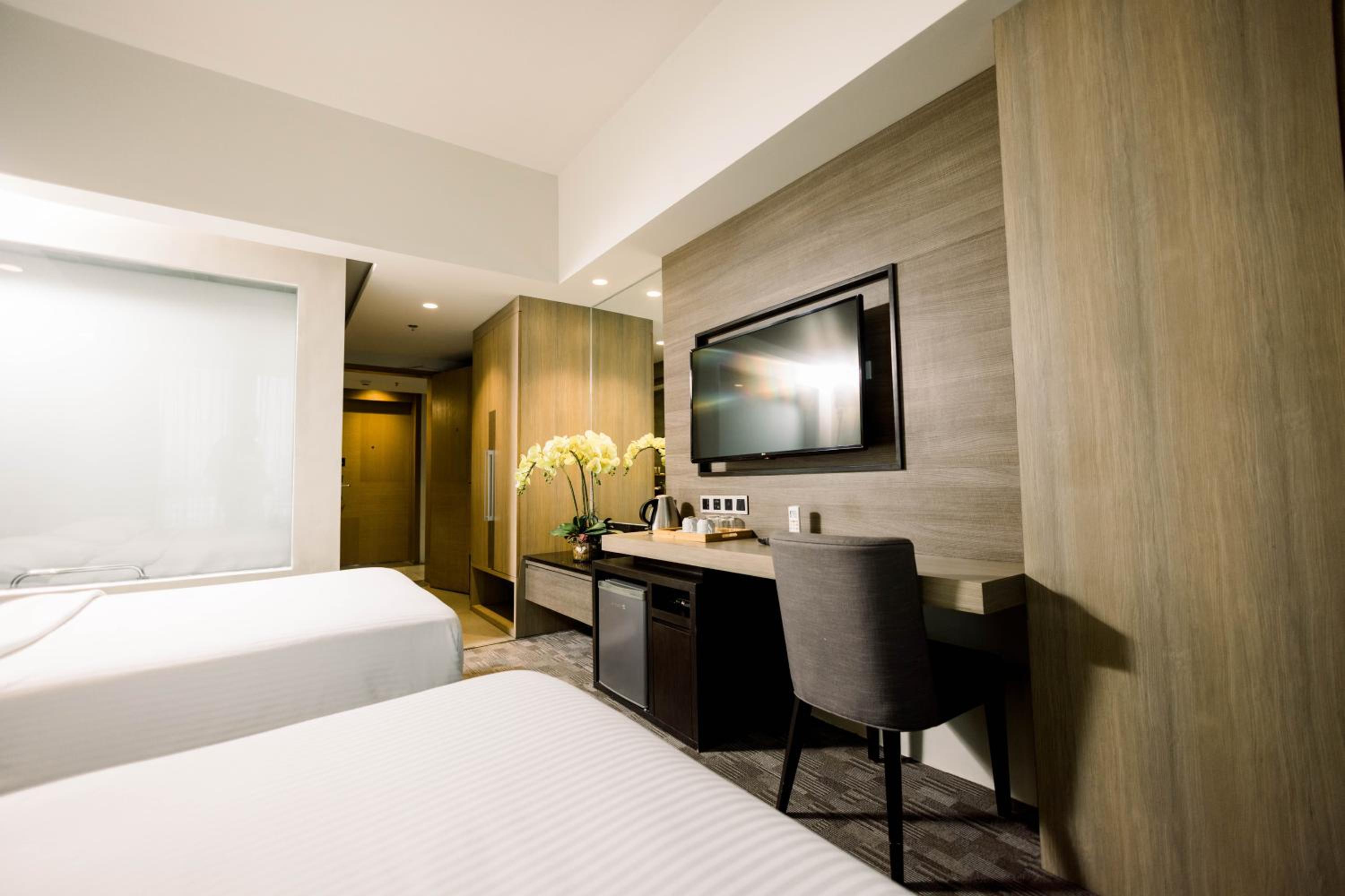 Deluxe, 2 Queen Beds, Balcony