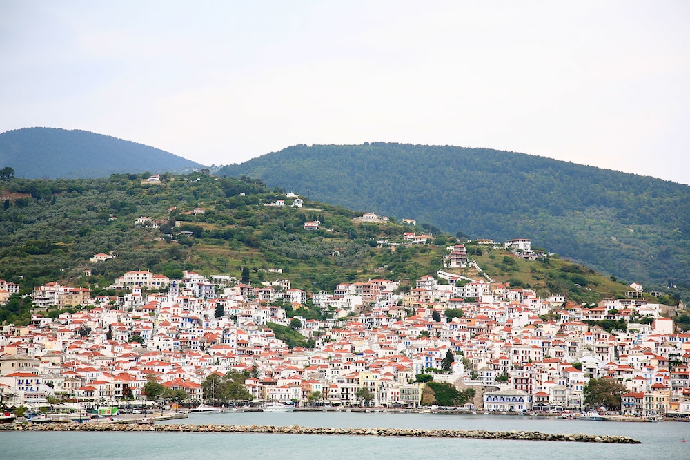 Skopelos Village Hotel Apartments 67/75