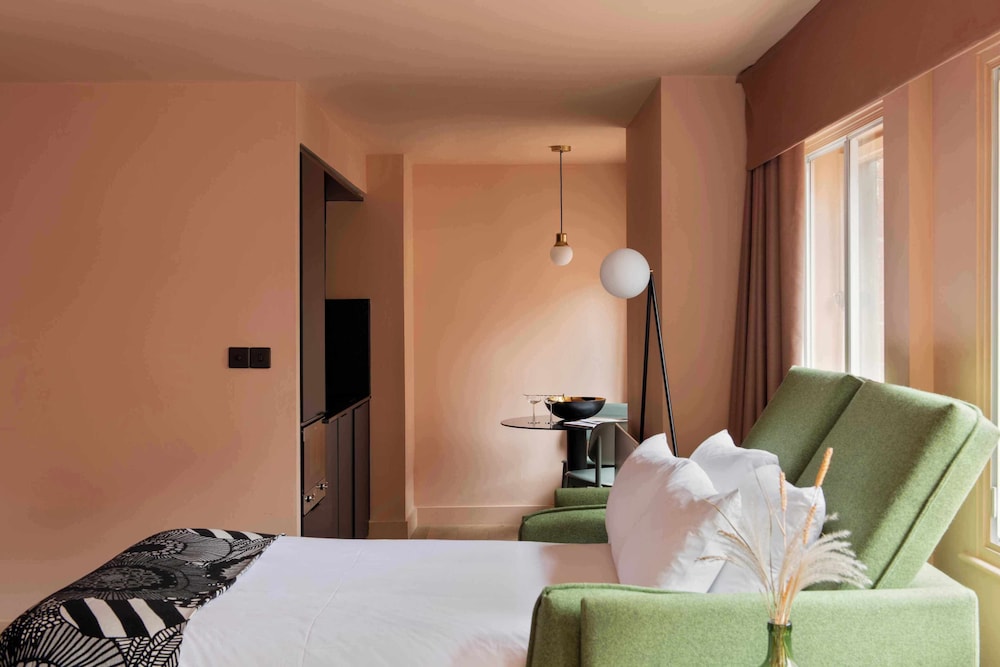 Connecting, Studio, Twin Beds, Queen Bed, Accessible