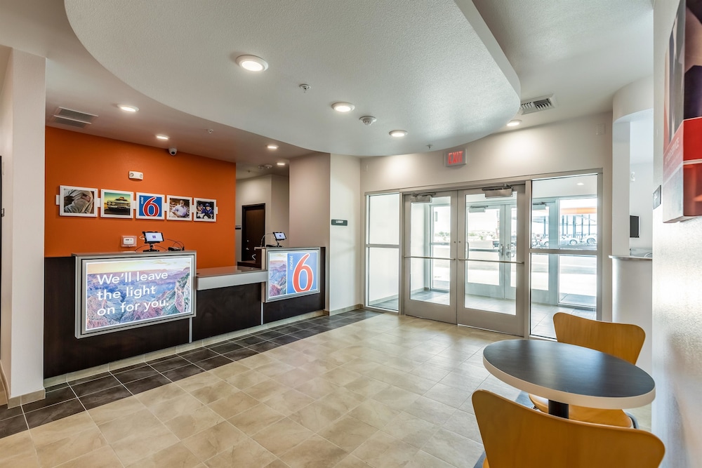 Motel6 Las Vegas, NV - Motor Speedway 13/48