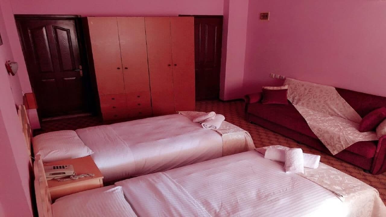 Suite, Multiple Beds، Karyatit 6/10