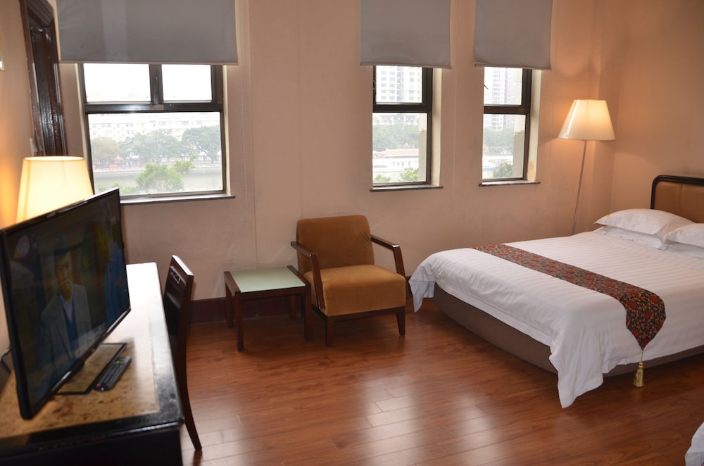 ROOM, TWIN BEDS, RIVER VIEW
