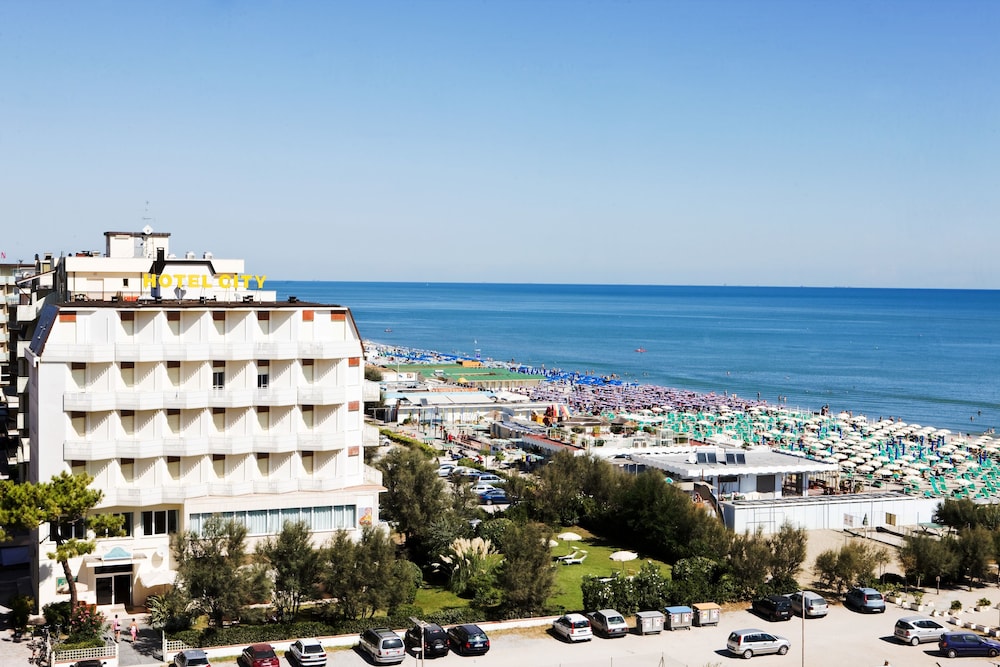 Hotel City Beach Resort 5/53