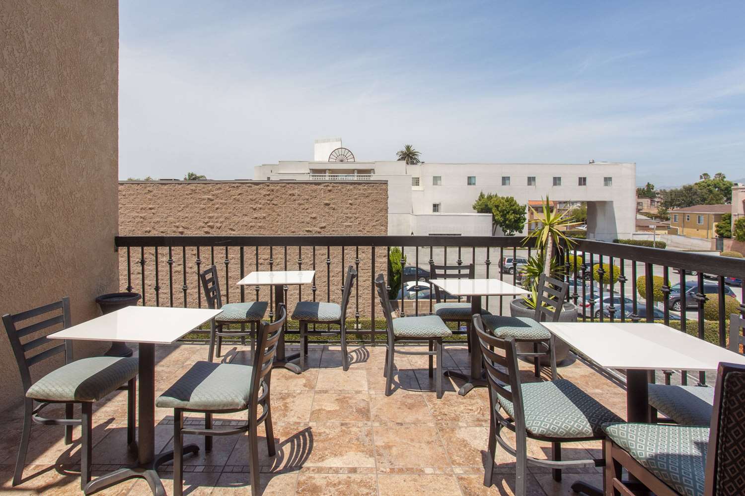 Ramada By Wyndham Culver City 34/49