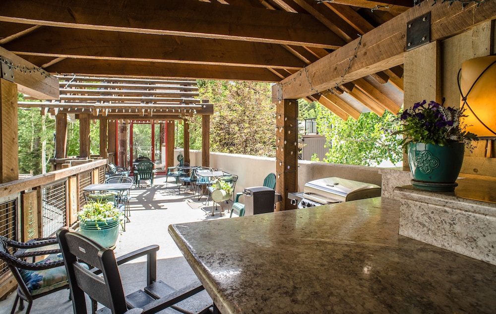 Alpine Village Suites 40/50