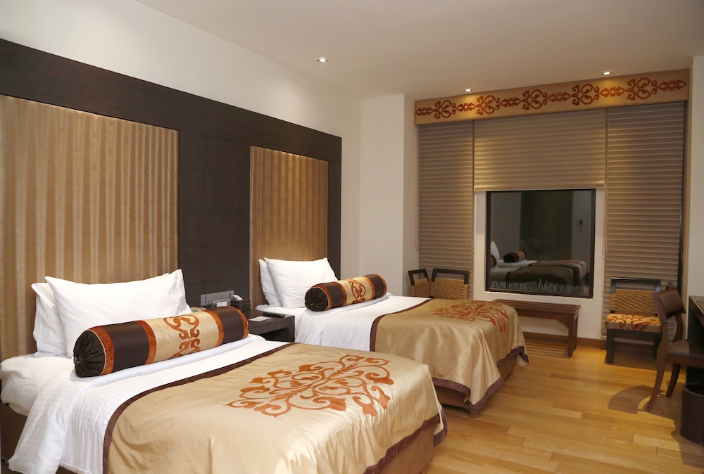 DELUXE, TWIN BEDS