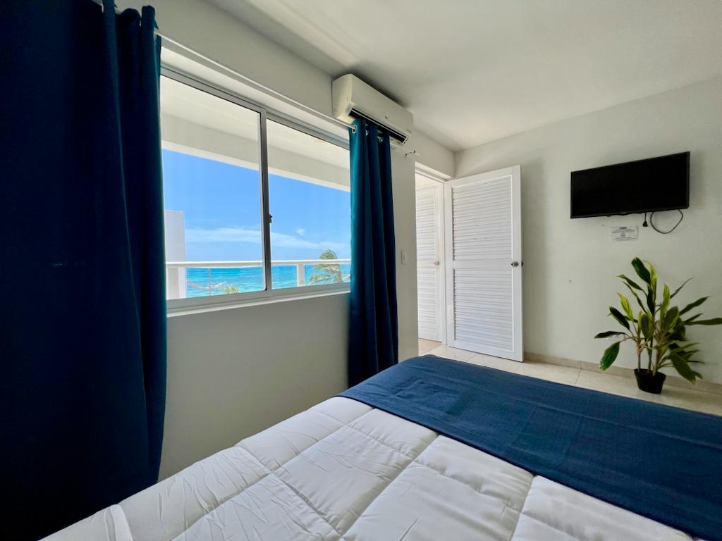 Caribbean Island Hotel 11/20
